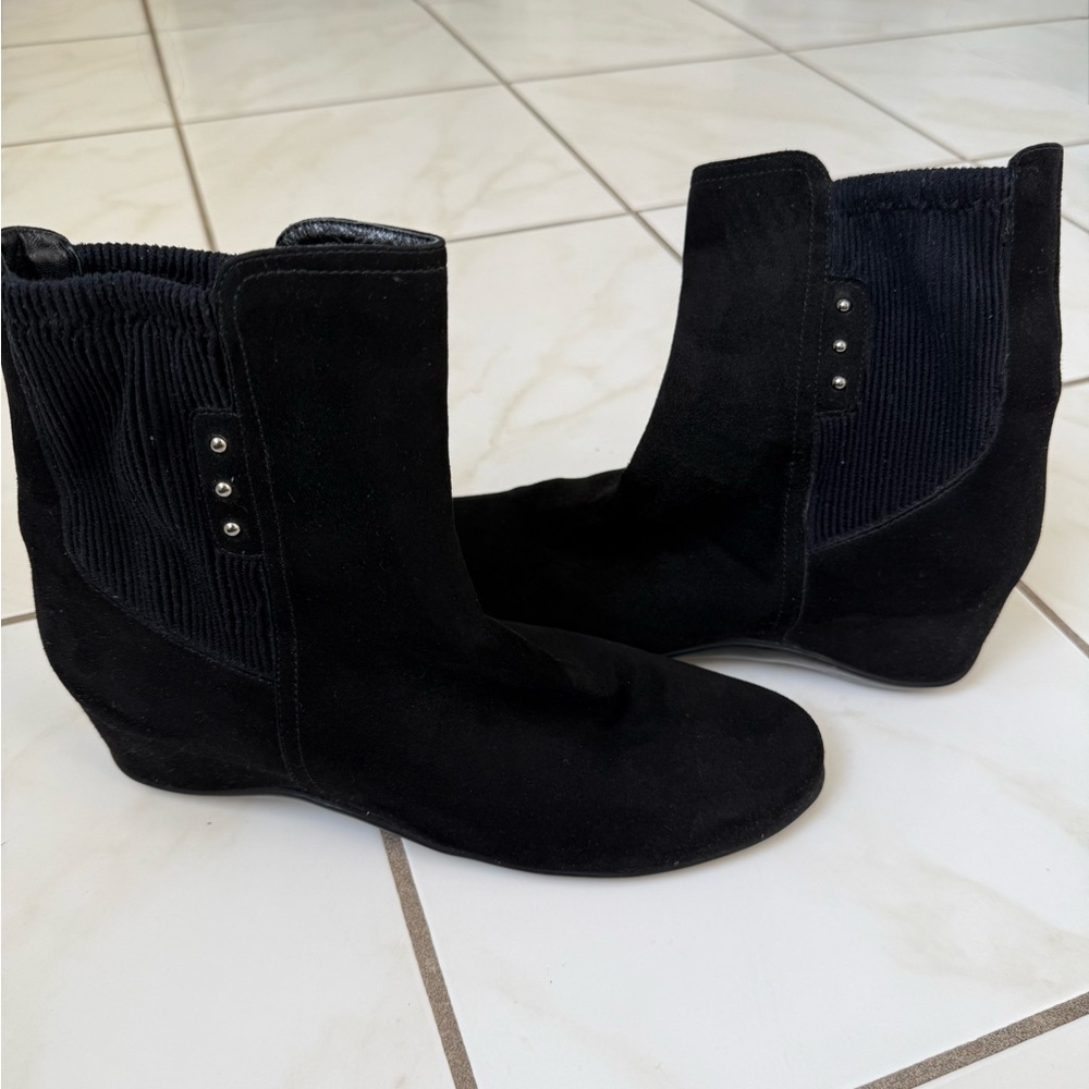 Elegant Aquatalia Black Leather Women's Ankle Boots